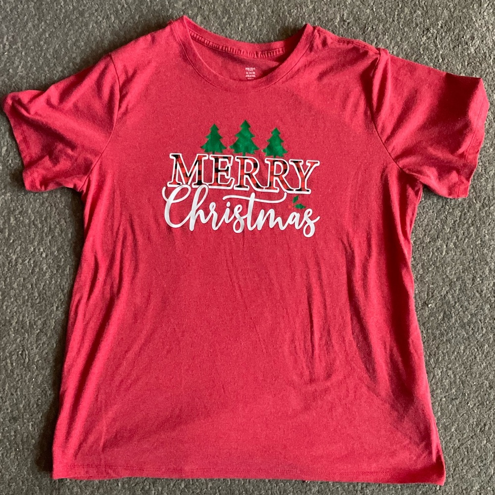 Holiday Time Merry Christmas short sleeve top, XL. Good condition.